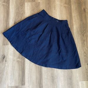 Knee Length Skirt w/ Pockets!!